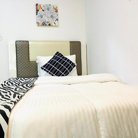 Big Rooms For ' Girls ' Only At Dubai, Marina Eksteriør billede