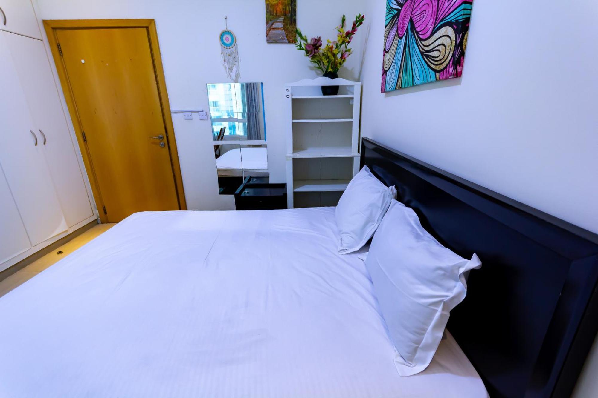Big Rooms For ' Girls ' Only At Dubai, Marina Eksteriør billede